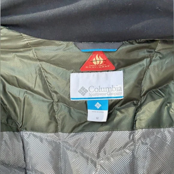 Columbia Women's Olive Puffer Jacket - Picture 4 of 4